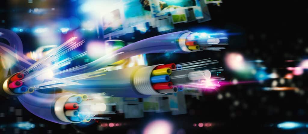 Connection with the optical fibre